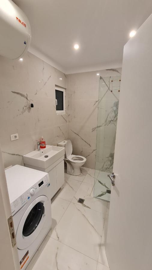 Sea And City View Apartment Sarande Ngoại thất bức ảnh