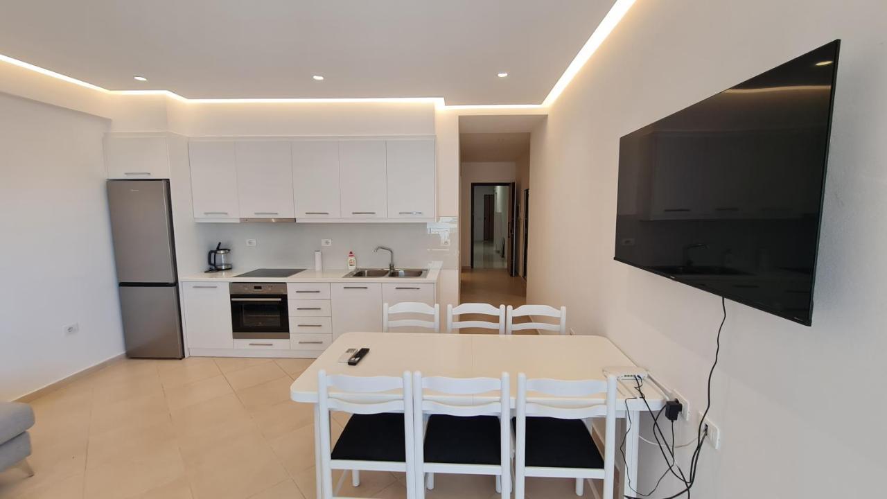 Sea And City View Apartment Sarande Ngoại thất bức ảnh