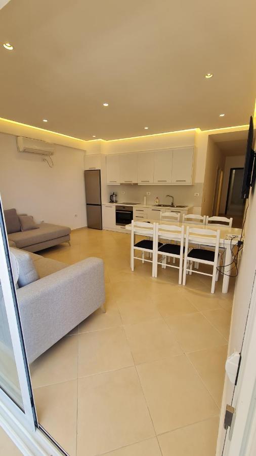 Sea And City View Apartment Sarande Ngoại thất bức ảnh